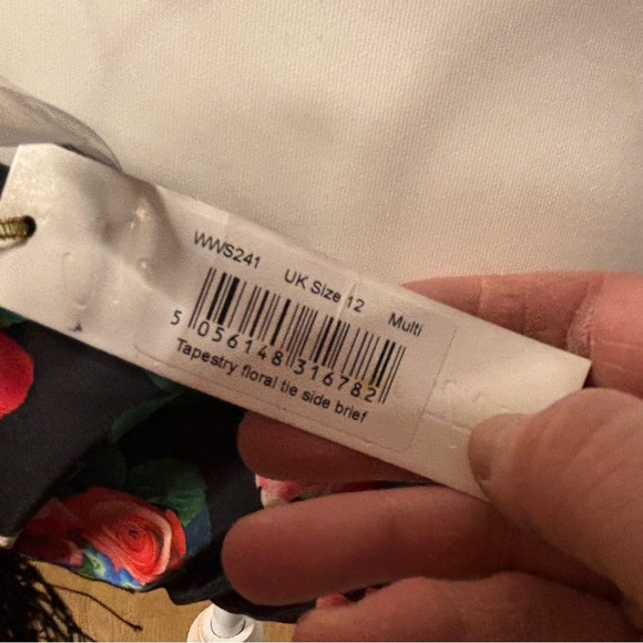 Wolf & Whistle Swim | NWT, flawed triangle bikini sz 6 | floral tapestry 2-piece - Picture 6 of 8